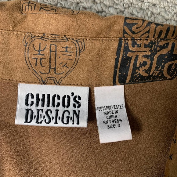 Chico's Womens Blouse Shirt Size 3‎ Brown Japanese Character Print Button Up - Picture 8 of 10